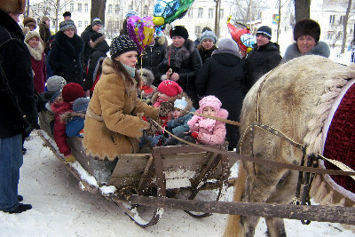 .Маслениц,10г, 4, катание на санях дети...jpg